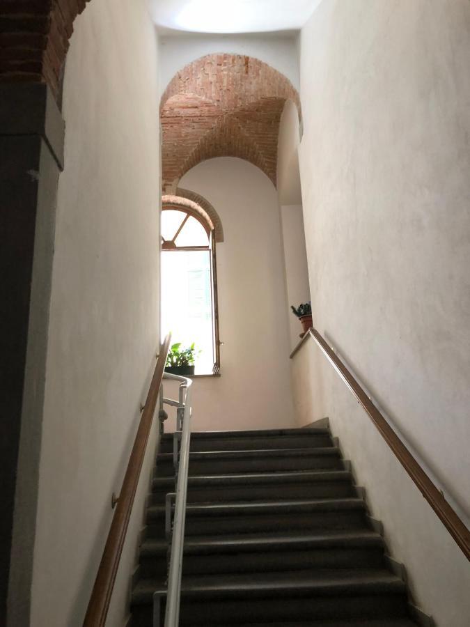 Renovated Apartment With 3 Bedrooms In An Historic Palazzo Between Port And Old Town Livorno Exteriér fotografie