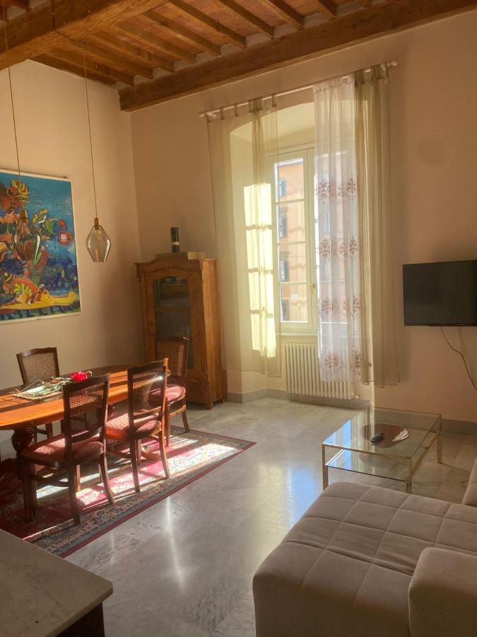 Renovated Apartment With 3 Bedrooms In An Historic Palazzo Between Port And Old Town Livorno Exteriér fotografie