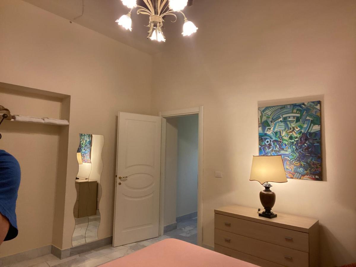 Renovated Apartment With 3 Bedrooms In An Historic Palazzo Between Port And Old Town Livorno Exteriér fotografie