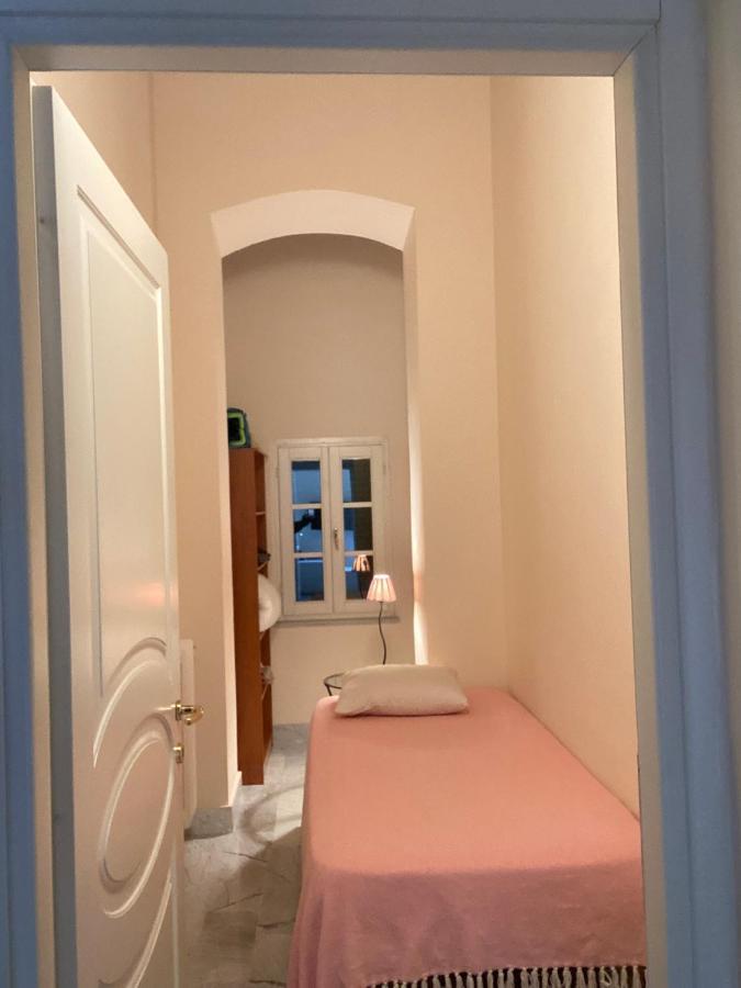 Renovated Apartment With 3 Bedrooms In An Historic Palazzo Between Port And Old Town Livorno Exteriér fotografie